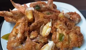 Resep Ayam Goreng Gurih dengan Sambal Cocolan Sederhana Ini Bisa Jadi Ide Bekal Suami yang Dijamin Enak!