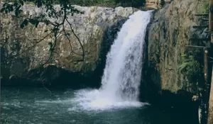 Melihat Keindahan Hidden Gem Curug Garut yang Layaknya Niagara Versi Mini yang Menawan!