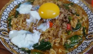 Hujan-Hujan Gini Enaknya Makan Mie Bangladesh Viral yang Creamy dan Pedas, Wajib Coba!