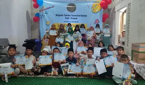 60 Anak Rayakan Isra Miraj dengan Lomba Mewarnai Bersama Majelis Taklim Tanwirul Qulub Beji Depok 