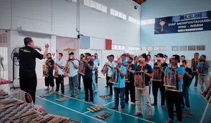 Mantap Pisan Euy! Jaga Warisan Budaya Tradisional, Lapas Cibinong Beri Pelatihan Alat Musik Angklung dan Gamelan Bagi Warga Binaan