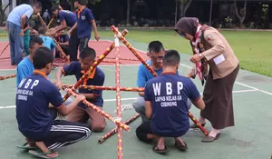 Mantap! Bentuk Karakter Disiplin Warga Binaan, Lapas Cibinong Beri Latihan Rutin Pramuka