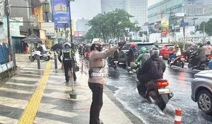 Jalan Margonda Banjir, Polres Depok Satset Atur Lalu Lintas