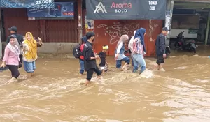 Kerap Diterjang Banjir, Lurah Mampang Beberkan Jalan Alternatif