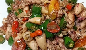 Ayo Buat Tumis Cumi Asin Cabai Hijau, Rasanya Gurih dan Empuk Anti Alot Cocok Untuk Menu Sahur!