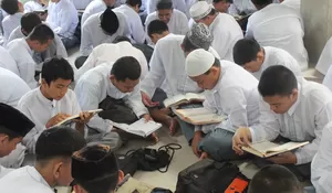 Sepanjang Bulan Ramadan, Smartren SMKN 2 Depok Perkuat Akhlak Siswa