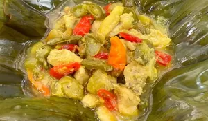 Sahur Enaknya Makan yang Berkuah Biar Kuat Puasanya, Ayo Bikin Garang Asem Ayam Tanpa Santan Tapi Tetap Gurih Ini!