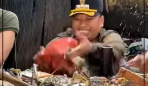 Ditegur Dedi Mulyadi, Wali Kota Depok Langsung Nyemplung ke Sungai