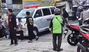 Gagal Nyalip, Pengendara Supra Meregang Nyawa di Jalan Cinere Raya Kota Depok