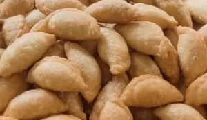 Dijamin Renyahnya Tahan Lama, Ayo Buat Pastel Mini Isi Abon Untuk Cemilan Lebaran!