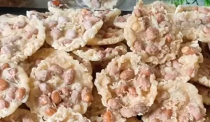 Gak Cuma Jadi Cemilan, Peyek Kacang Koin Gurih dan Renyah Ini Cocok untuk Pelengkap Lauk!