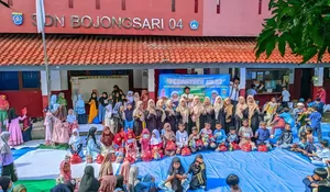 SDN Bojongsari 4 Depok Santuni 30 Siswa Yatim Duafa : Hasil Program Tabungan Siswa 4 A untuk Berdonasi