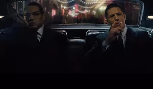 Aksi Ganda Tom Hardy Sebagai Gangster Legendaris London dalam Film Legend, Siap Temani Malam Minggu di Bioskop Trans TV!