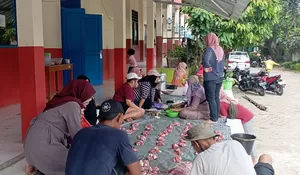 SDN Mekarjaya 20 Sebar 60 Paket Kurban, Gaungkan Dari Kita, Oleh Kita dan Untuk Kita