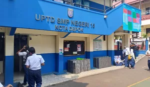Miris! SMPN 15 Depok Kekurangan Kelas, Gimana Siswa Belajarnya?