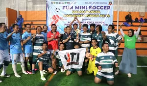 Sengit Namun Hangat, Duel Forkopimda Lawan IJTI Depok di Atas Lapangan Sepakbola : Peringati HUT ke 79 Bhayangkara, Banjir Gol