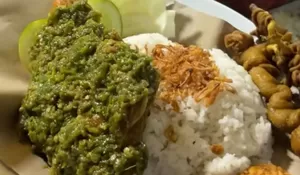 Kuliner Malam di Depok, Nikmati Ayam Penyet Sambal Ijo yang Rasanya Enak Banget dan Bikin Nagih Ini!