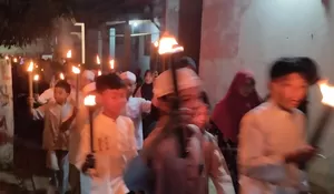 Warga Griya Citayam Permai Ramaikan 1 Muharram 1447 Hijriah dengan Pawai Obor