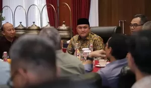 Bupati Rudy Susmanto Respon Cepat Keluhan Warga Soal Jalan Rusak di Cileungsi Bogor
