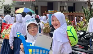 SMPIT Arafah Melaksanakan No Backpack Day, Kreatif, Seru, dan Penuh Makna di Hari Pertama Sekolah!
