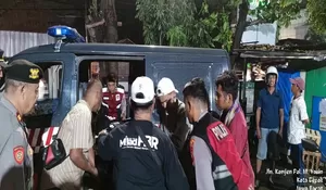  Dua Motor Curian Ditemukan di Dasar Kali Pal Cimanggis Depok, Polisi Lakukan Evakuasi dari Kedalaman 7 Meter