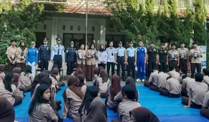 Yuk Intip! Siswa SMAN 3 Depok dapat Pemahaman Tugas Imigrasi : Tidak Hanya Bikin Paspor Lho 