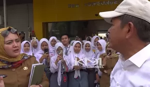 Sambangi SMAN 1 Cipeundeuy, Dedi Mulyadi Beri Sumbangan Hingga Rp30 Juta untuk Fasilitas Sekolah