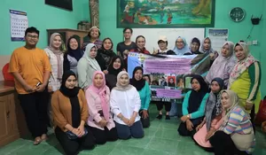 PKM UPN Veteran Jakarta : PKK dan Remaja Pangkalan Jati Depok Diajarkan Buat Pudding Daun Kelor, Ini Manfaatnya!