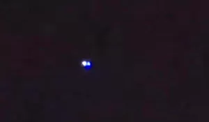 Warga Pancoranmas Depok Terkesima Cahaya Biru Putih : Diduga UFO, Kemungikan Cuma Flare