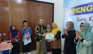 Siti Rohaya Siap Ikuti Ajang Kepala Sekolah Inspiratif 2025 Tingkat Jabar : Bawa Program Integrasi Manajemen Sekolah Ramah Lingkungan