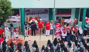 Semarak HUT ke 80 RI di MTsN Kota Depok : Meriah dengan Paper Mob, Bazar, Lomba, dan Penampilan Band Guru