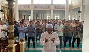 Polres Metro Depok Laksanakan Salat Gaib untuk Almarhum Affan Kurniawan
