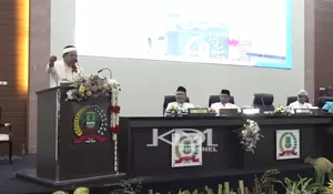 Hadir di Hari Jadi Karawang, Gubernur Jawa Barat Dedi Mulyadi Apresiasi Para Penampil dengan Berikan Bonus