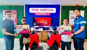 Dua Pelanggan Setia Telkomsel di Bekasi Berhasil Bawa Pulang Motor Honda Genio CBS dari Program Telkomsel POIN
