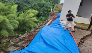 Turap Le Mirage Cinangka Depok Longsor, Enam Rumah Minta Direlokasi