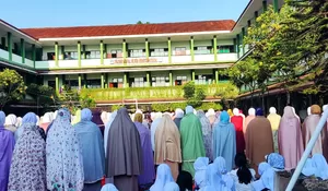 Ibadah Secara Rutin Bentuk Karakter Siswa SMAN 10 Depok