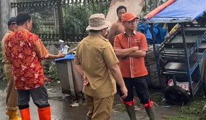 Pemkot Depok Diminta Atasi Banjir di Pasar Kemirimuka, Ubaidillah : Denyut Ekonomi Warga Depok