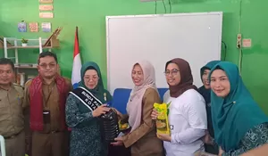 SDN se-Kecamatan Limo Kota Depok Kumpulkan 1.298 Liter Mijel