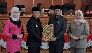 Ketua DPRD Ade Supriyatna Minta APBD Depok 2026 Fokus Pelayanan Dasar : Pendidikan dan Kesehatan