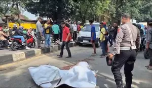 Kecelakaan Beruntun di Jalan Raya Bogor, Kecamatan Cimanggis Depok : Dua Terlindas, Satu Tewas