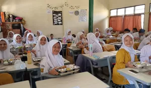 1.267 Siswa MAN 1 Bogor Nikmati Makan Bergizi Gratis