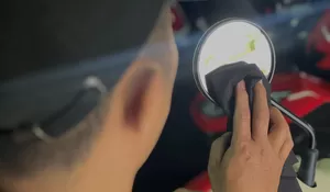 Tips Merawat Kaca Spion Sepeda Motor, Komponen Penting Agar Selalu Aman di Jalan