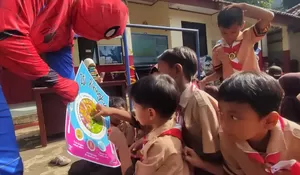 Keseruan Program MBG di SDN Depok Jaya 8 : Hadirkan Dua Superhero, Paparkan Tentang Gizi Anak