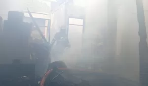 Satu Rumah Warga di Limo Depok Seluas 100 Meter Ludes Terbakar Si Jago Merah, Penyebab Belum Diketahui