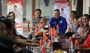 Kapolres Metro Depok Ngopi Kamtibmas di Kawasan Depok Lama, Pastikan Natal 2025 dan Tahun Baru 202g Kondusif  