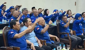 Seruan Chandra Rahmansyah Walikota Menggema di Rakercab Partai Demokrat Kota Depok : Seluruh Kader Kepalkan Tangan!