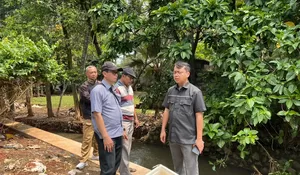 Ubaidilah Dorong Penanganan Turap Ambrol di Jembatan Jalan Naman Iskandar Limo Depok