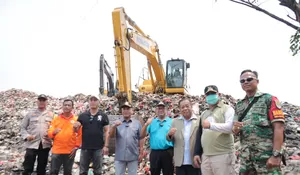Jadi TPS Liar Selama 31 Tahun, DLH Kota Bekasi Bersihkan Sampah Menggunung hingga 6 Meter di Bintara