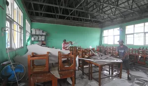 Atap Ruang Kelas SDN Taman Pagelaran Ciomas Ambruk Imbas Puting Beliung, Siswa Terpaksa Belajar Daring