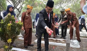 Maknai Hari Pahlawan, Pj Wali Kota Bekasi Gani Muhamad : Semangat Perangi Kemiskinan dan Kebodohan